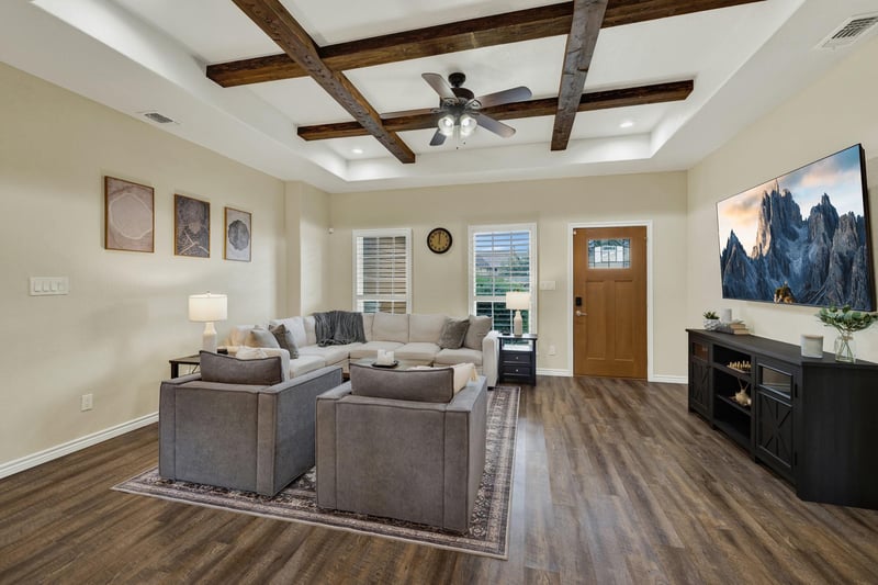 596 Riviera DR, Canyon Lake, TX 78133