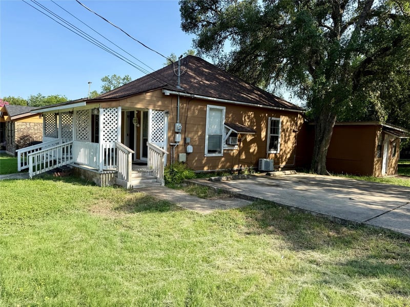 711 Bishop ST, San Marcos, TX 78666