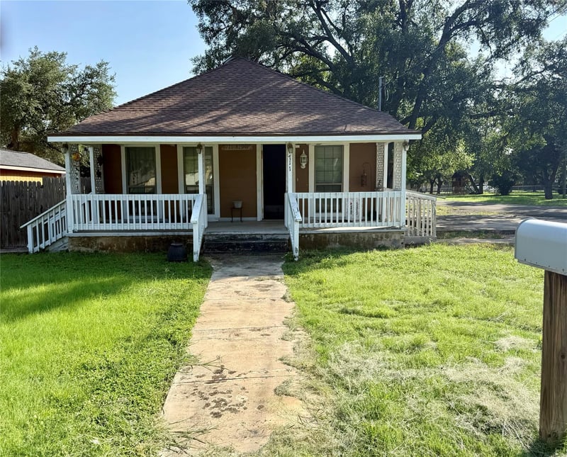 711 Bishop ST, San Marcos, TX 78666