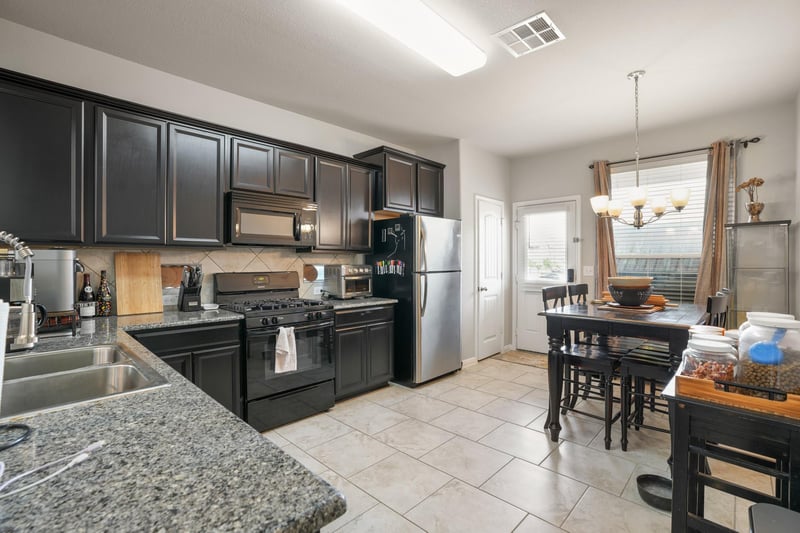 400 Epiphany LN, Pflugerville, TX 78660