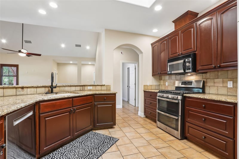 101 Meadowlark ST, Lakeway, TX 78734