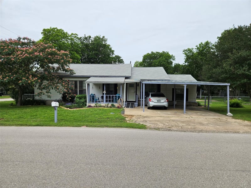 1206 8th ST, Caldwell, TX 77836