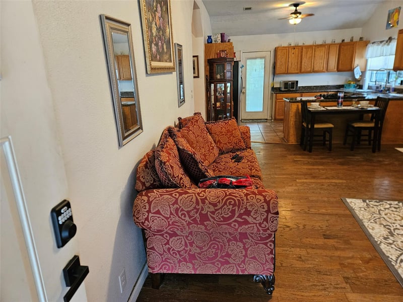 1206 8th ST, Caldwell, TX 77836