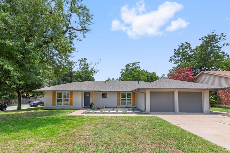 911 Cripple Creek DR, Austin, TX 78758