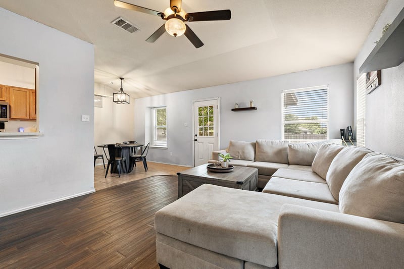 602 Creston ST, Hutto, TX 78634