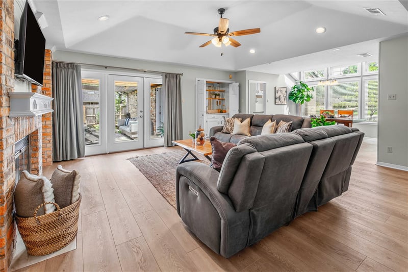 9217 Timber Knoll DR, College Station, TX 77845