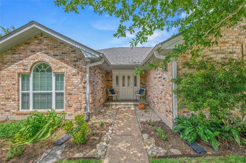 9217 Timber Knoll DR, College Station, TX 77845