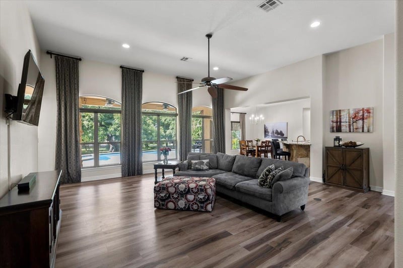 601 Pheasant MDW, Liberty Hill, TX 78642