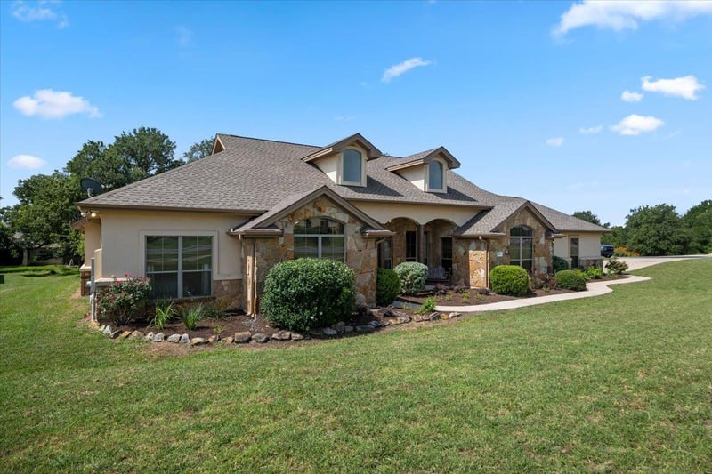 601 Pheasant MDW, Liberty Hill, TX 78642