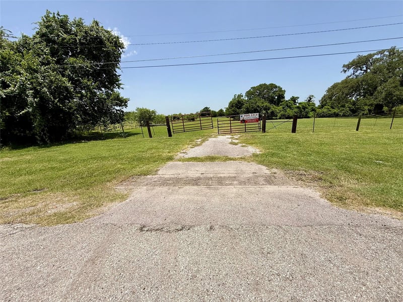 1629 Pecos ST, Lockhart, TX 78644