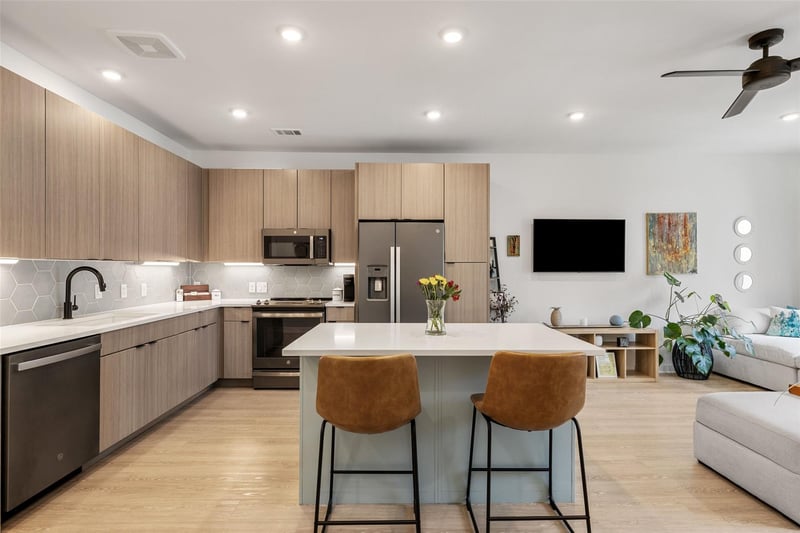 4802 Congress Ave #411, Austin, TX 78745