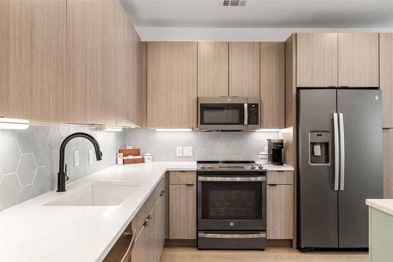 4802 Congress Ave #411, Austin, TX 78745