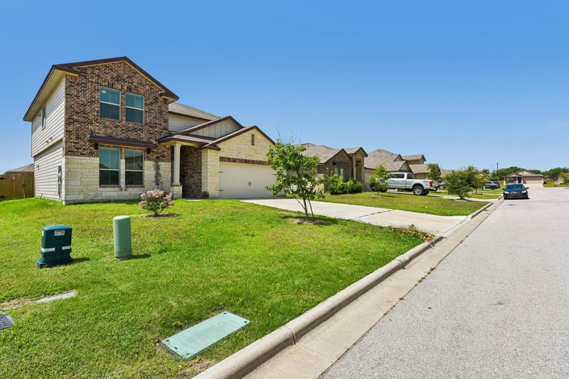 105 Green Jay DR, Jarrell, TX 76537