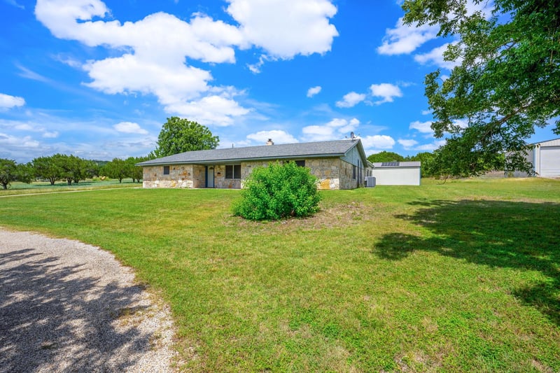 130 Bobcat LN, Copperas Cove, TX 76522