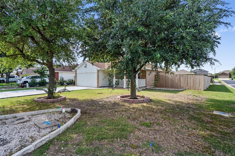 500 Mitchell DR, Hutto, TX 78634