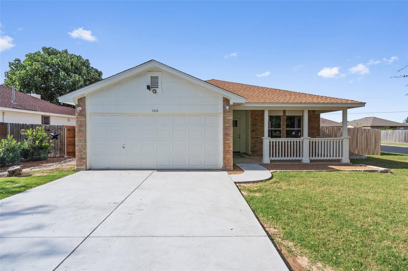 500 Mitchell DR, Hutto, TX 78634
