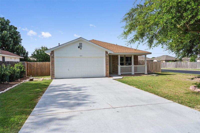 500 Mitchell DR, Hutto, TX 78634