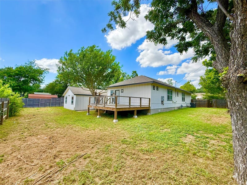 1401 7th ST, Taylor, TX 76574