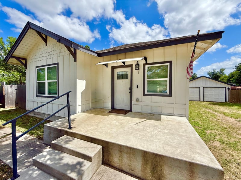 1401 7th ST, Taylor, TX 76574