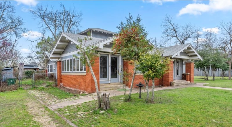 501 6th ST, Cameron, TX 76520