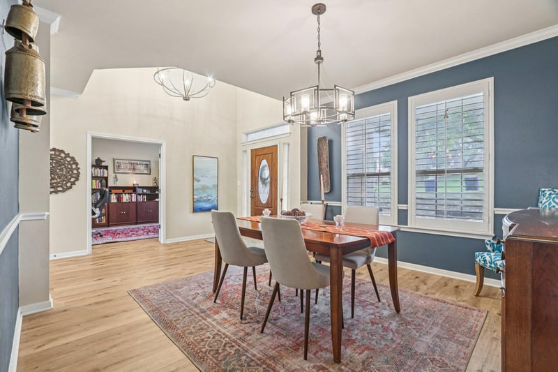 7124 Via Dono DR, Austin, TX 78749