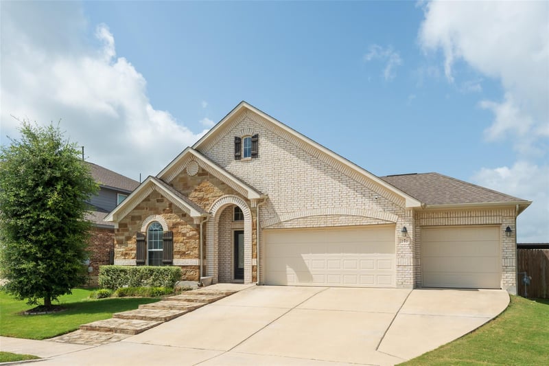717 Old Settlers DR, San Marcos, TX 78666
