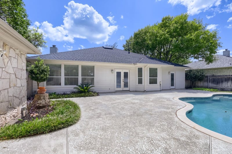 1004 Olympic DR, Pflugerville, TX 78660