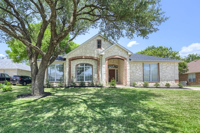 1004 Olympic DR, Pflugerville, TX 78660