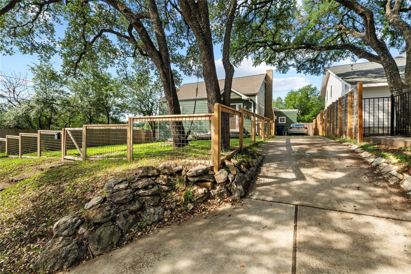 2101 10th ST, Austin, TX 78703