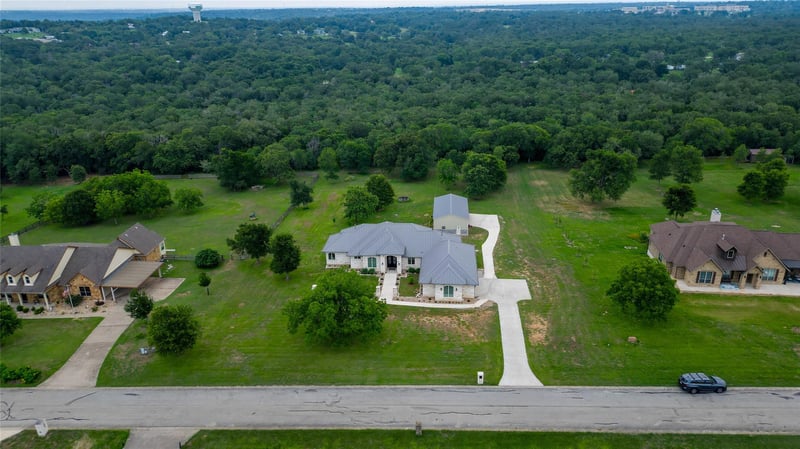 145 Pavilion DR, Cedar Creek, TX 78612