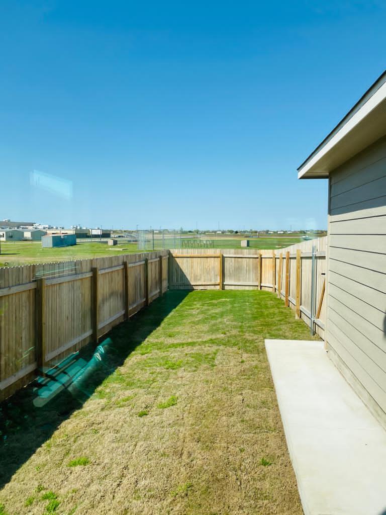 217 Bent Creek DR, Hutto, TX 78634