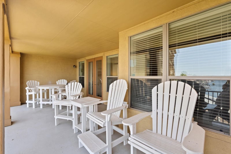 101 West Bank #33, Horseshoe Bay, TX 78657