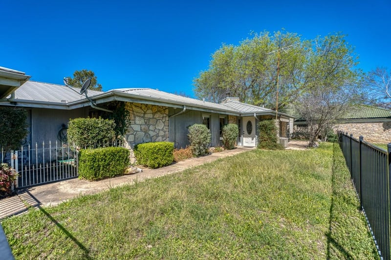 1504 Horseshoe Bay Proper #A, Horseshoe Bay, TX 78657