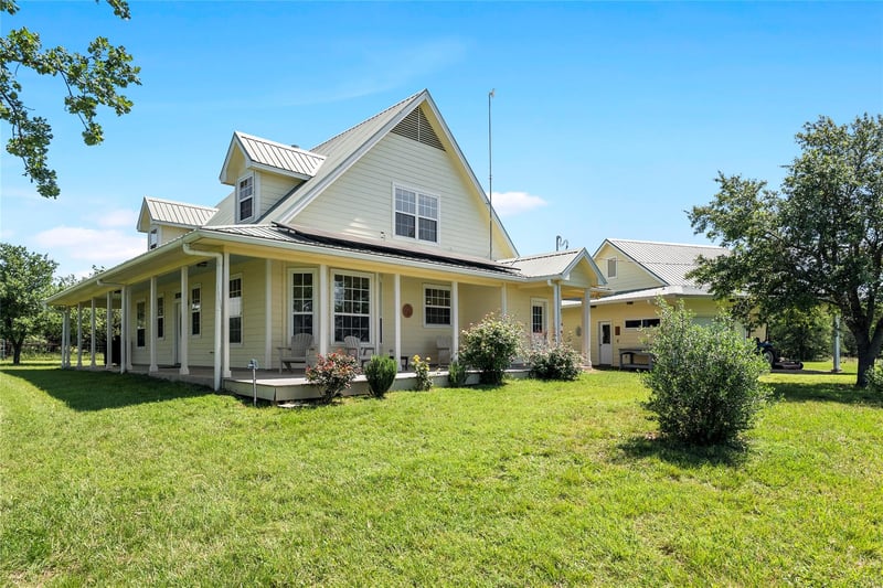 928 Upper Elgin River RD, Elgin, TX 78621