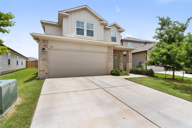 610 Roaring Fork LN, Bastrop, TX 78602