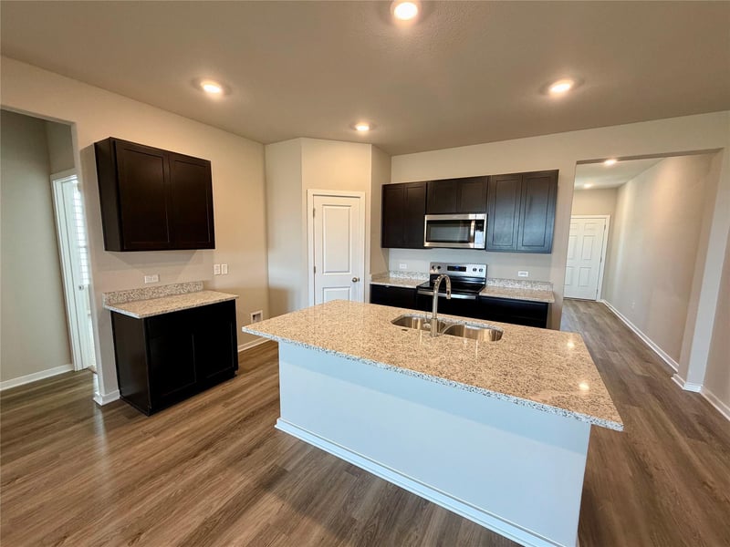 207 Backwood Ps, Taylor, TX 76574