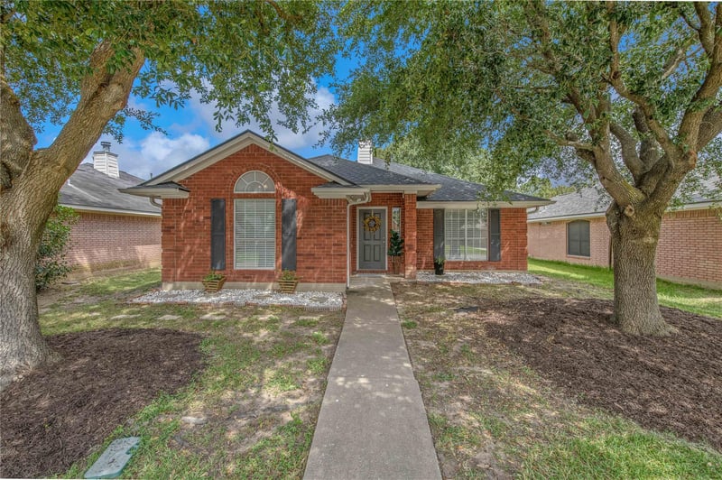 805 Azalea CT, College Station, TX 77840