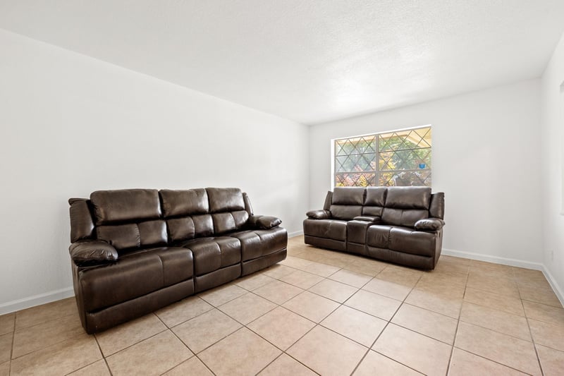 2305 Lathan LN, Taylor, TX 76574