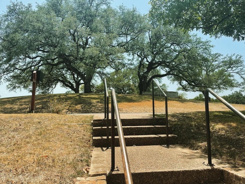 1706 Windoak DR, Austin, TX 78741