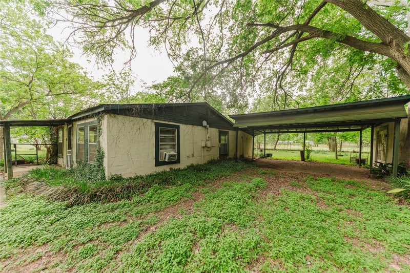262 Highway 95 S #A, Smithville, TX 78957