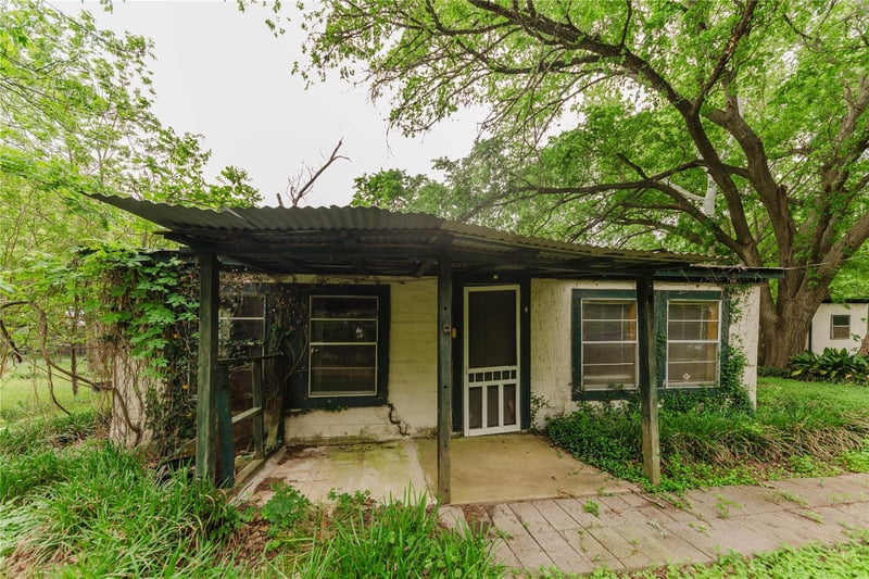 262 Highway 95 S #A, Smithville, TX 78957
