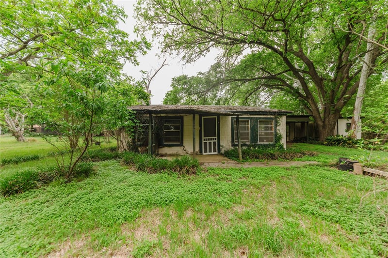 262 Highway 95 S #A, Smithville, TX 78957