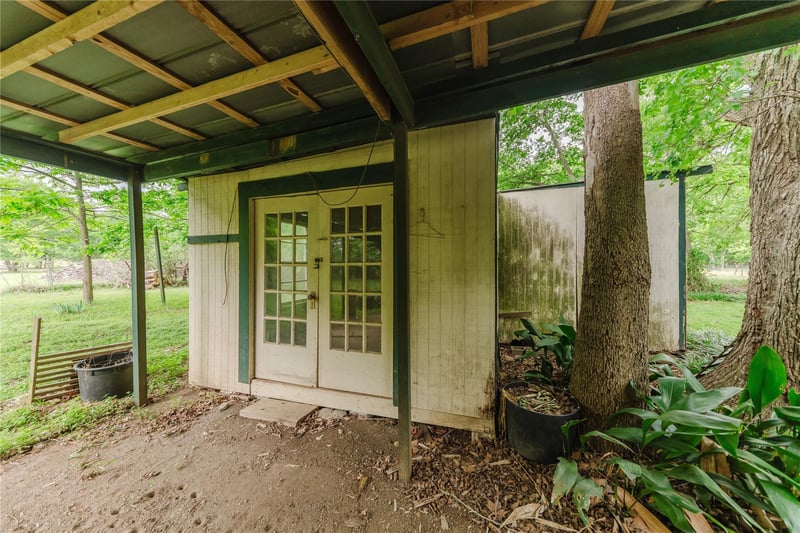 262 Highway 95 S #A, Smithville, TX 78957