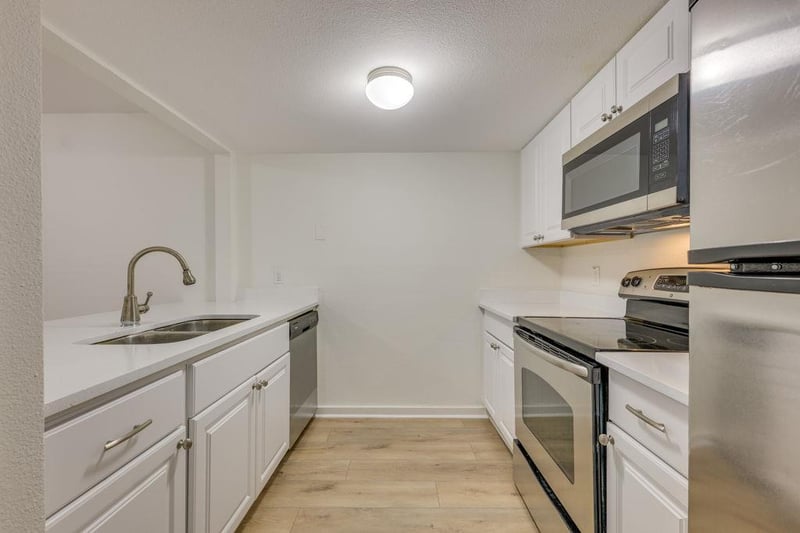 1208 Hollow Creek #105, Austin, TX 78704