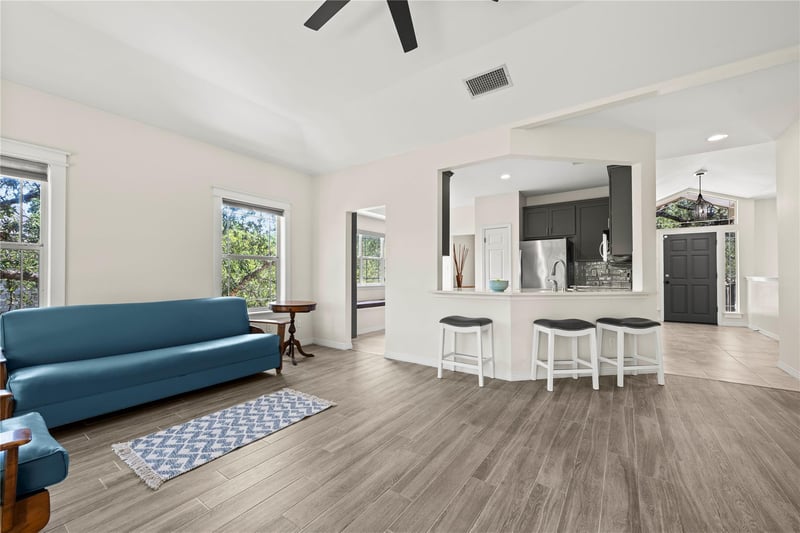 415 Hazeltine DR, Lakeway, TX 78734