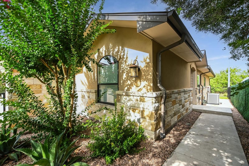 416 Hi CIR #B, Horseshoe Bay, TX 78657