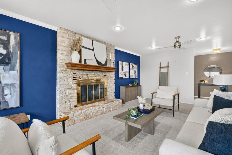 700 Rogart DR, Spicewood, TX 78669