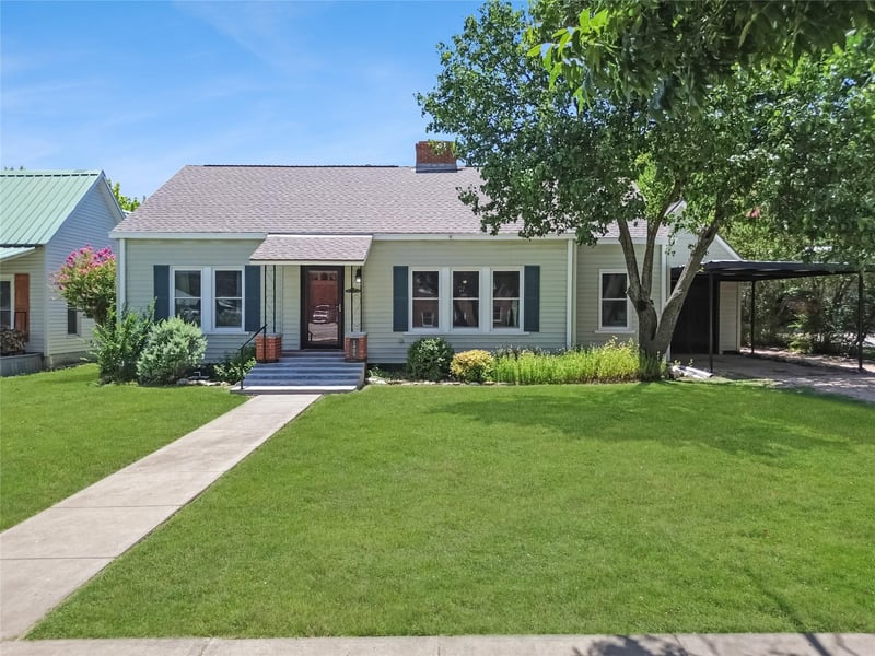 1405 Parker ST, Goldthwaite, TX 76844