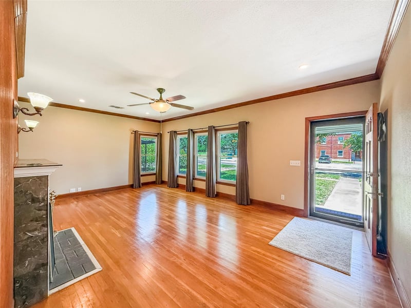 1405 Parker ST, Goldthwaite, TX 76844