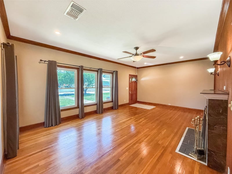 1405 Parker ST, Goldthwaite, TX 76844